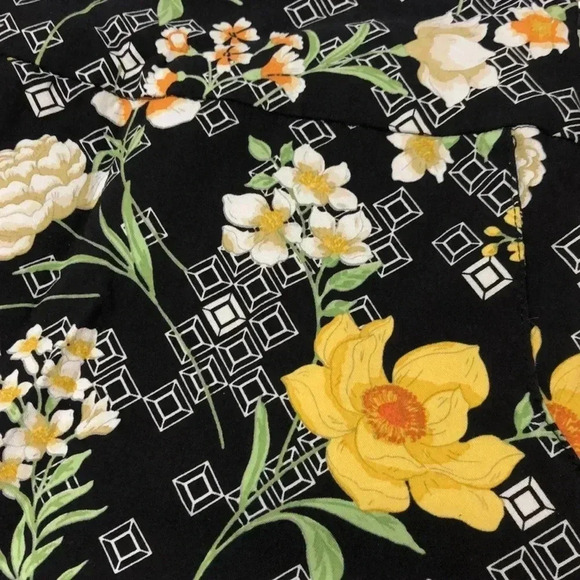 Zac & Rachel Skort Flowers Asian Size 16 - Picture 3 of 4